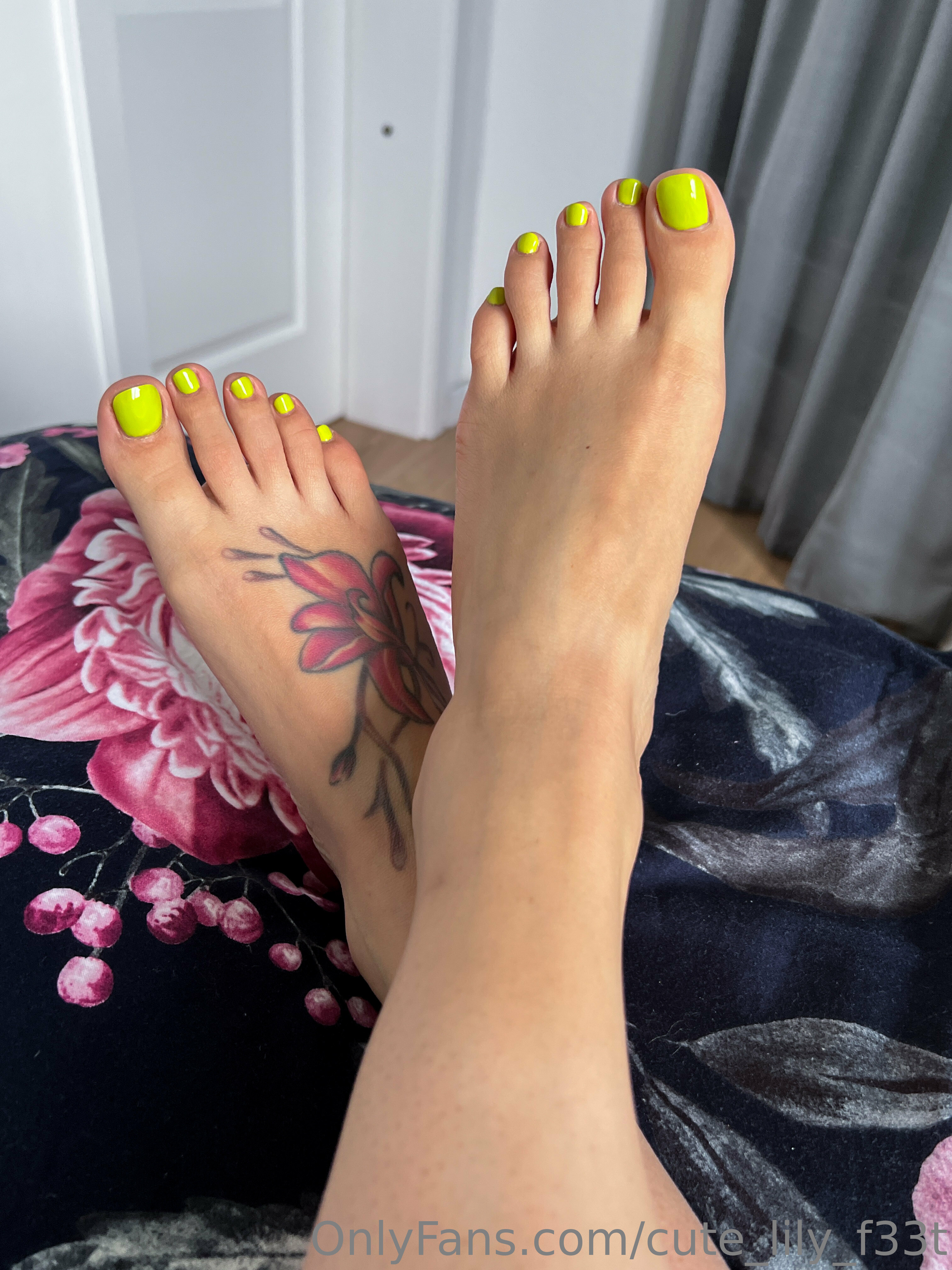 Leaked cute_lily_f33t Nude Leaks Onlyfans Leaked cute_lily_f33t Nude Leaks Onlyfans