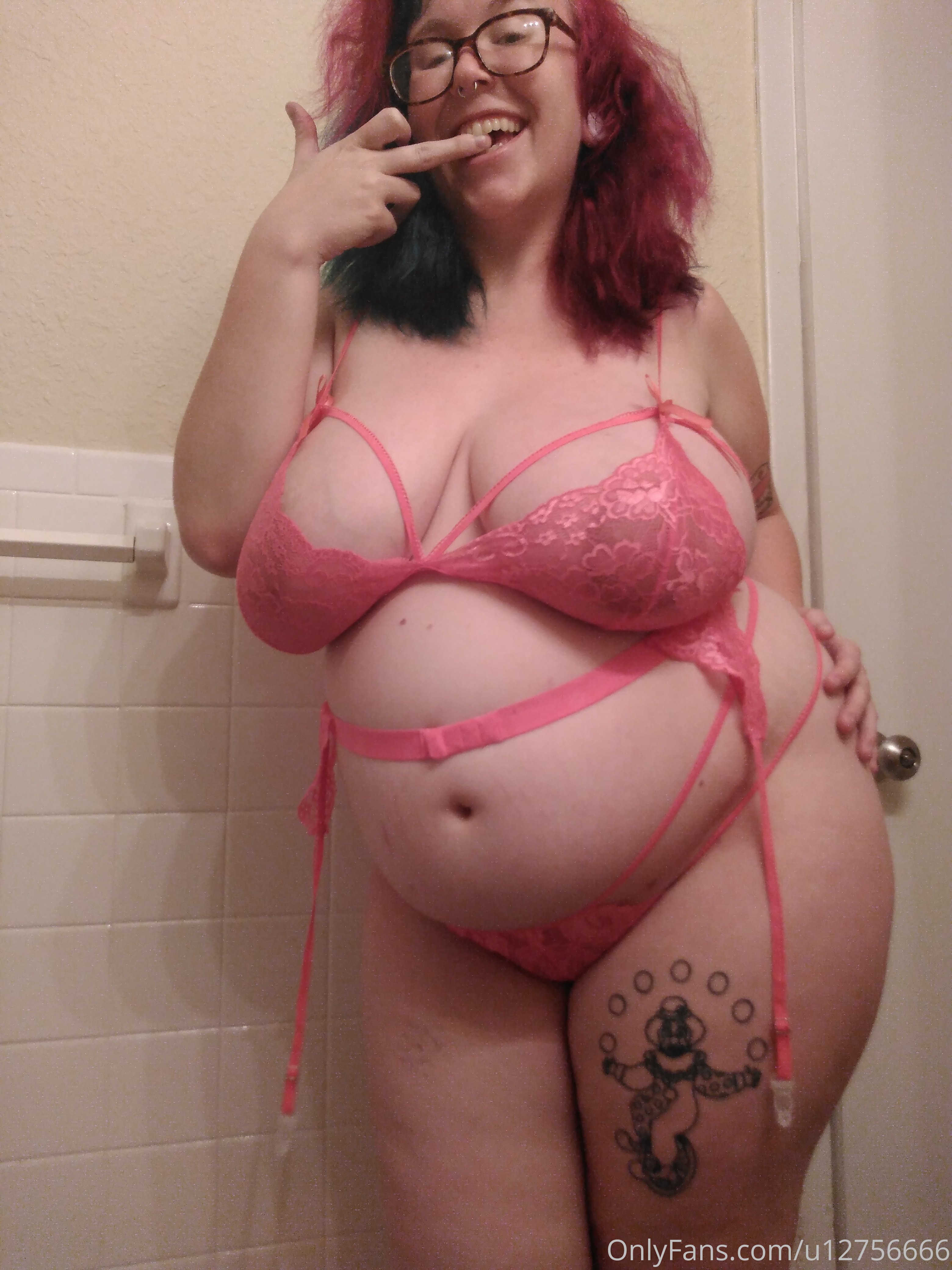 Leaked bigbuttzee Nude Leaks Onlyfans Leaked bigbuttzee Nude Leaks Onlyfans