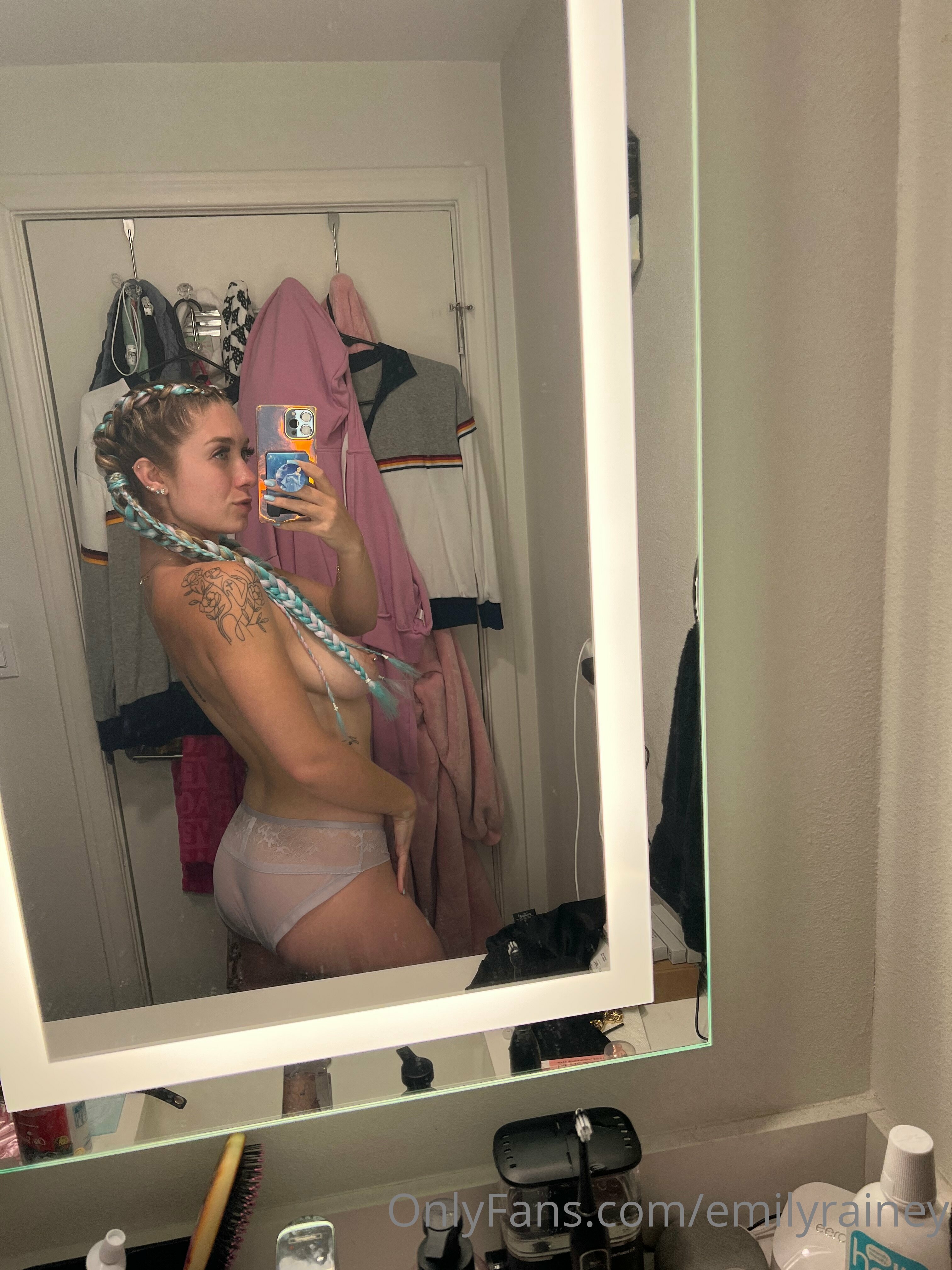 Leaked emilyrvip Nude Leaks Onlyfans Leaked emilyrvip Nude Leaks Onlyfans